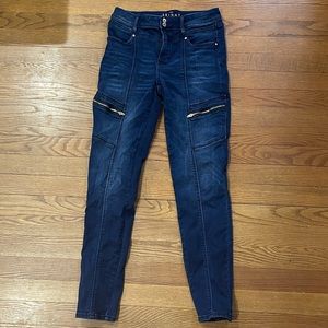 White House Black Market skinny ankle jeans
